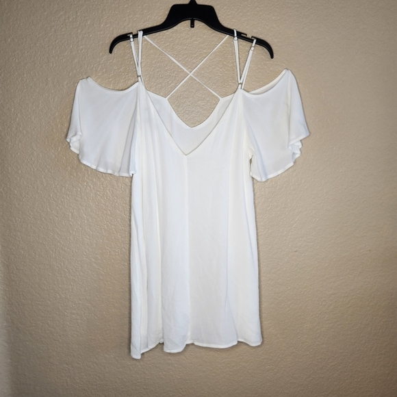 Lulus Dresses & Skirts - Lulus Womens White Dress Or Tunic Size M. Cold Shoulder. Cottage